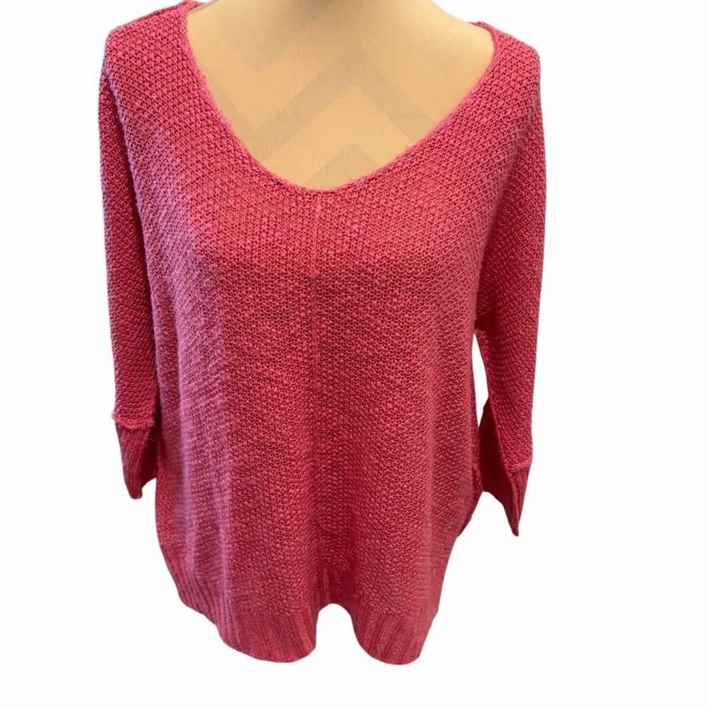 LA MIEL V-Neck Sweater‎ – Vibrant Pink (Size M)